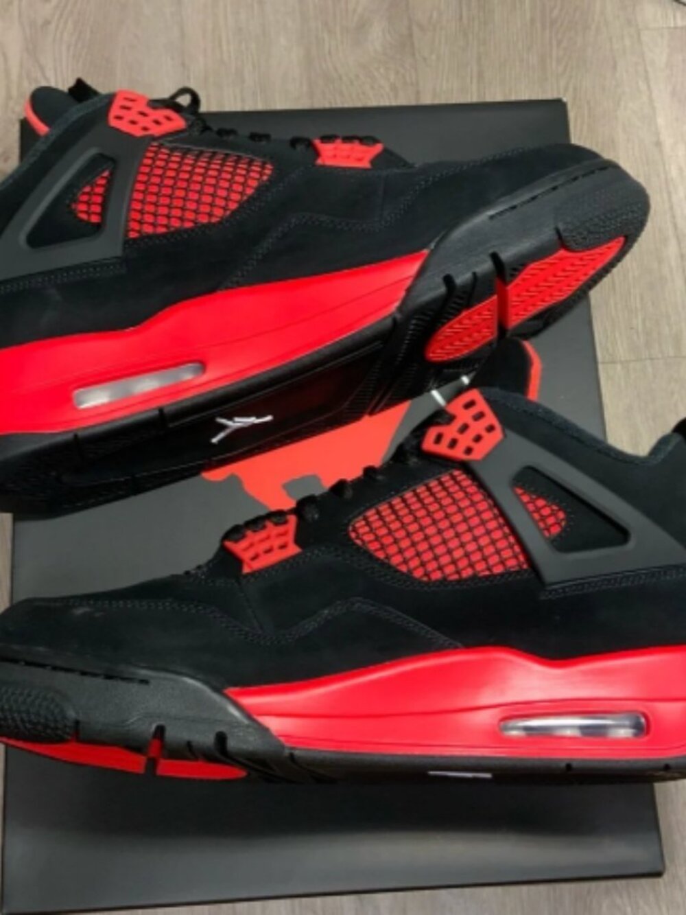 New Air Jordan 4 Retro “Red Thunder”